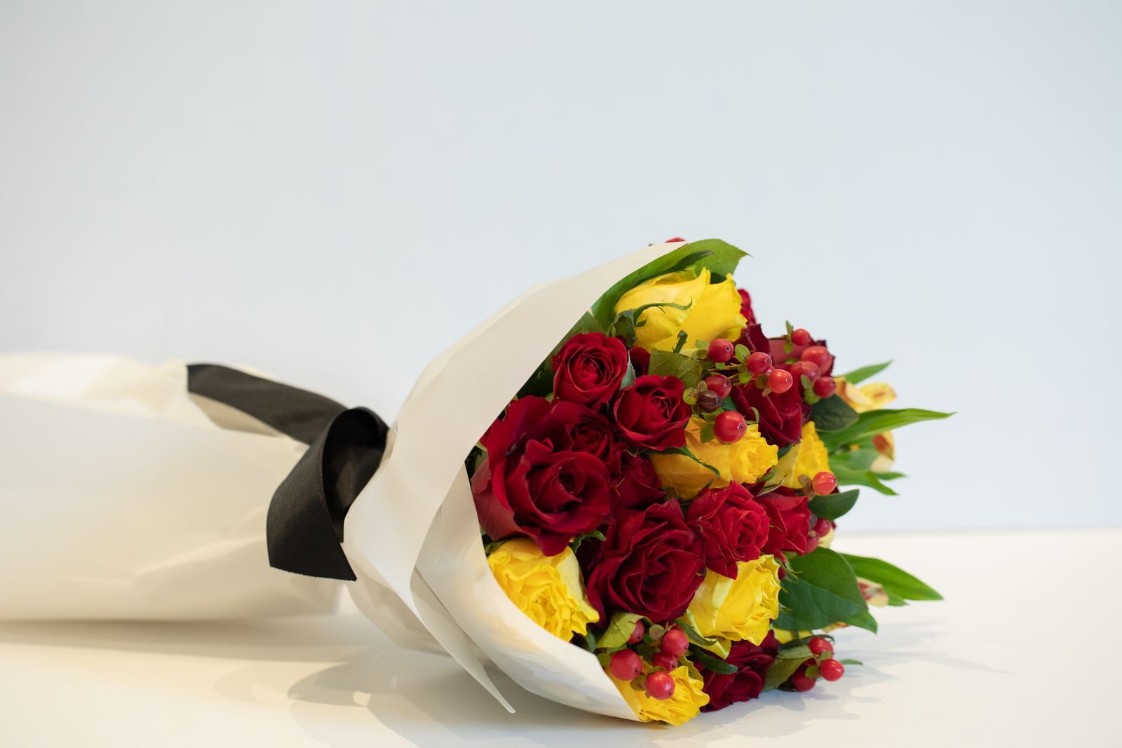 بوكيه روز أحمر وأصفر